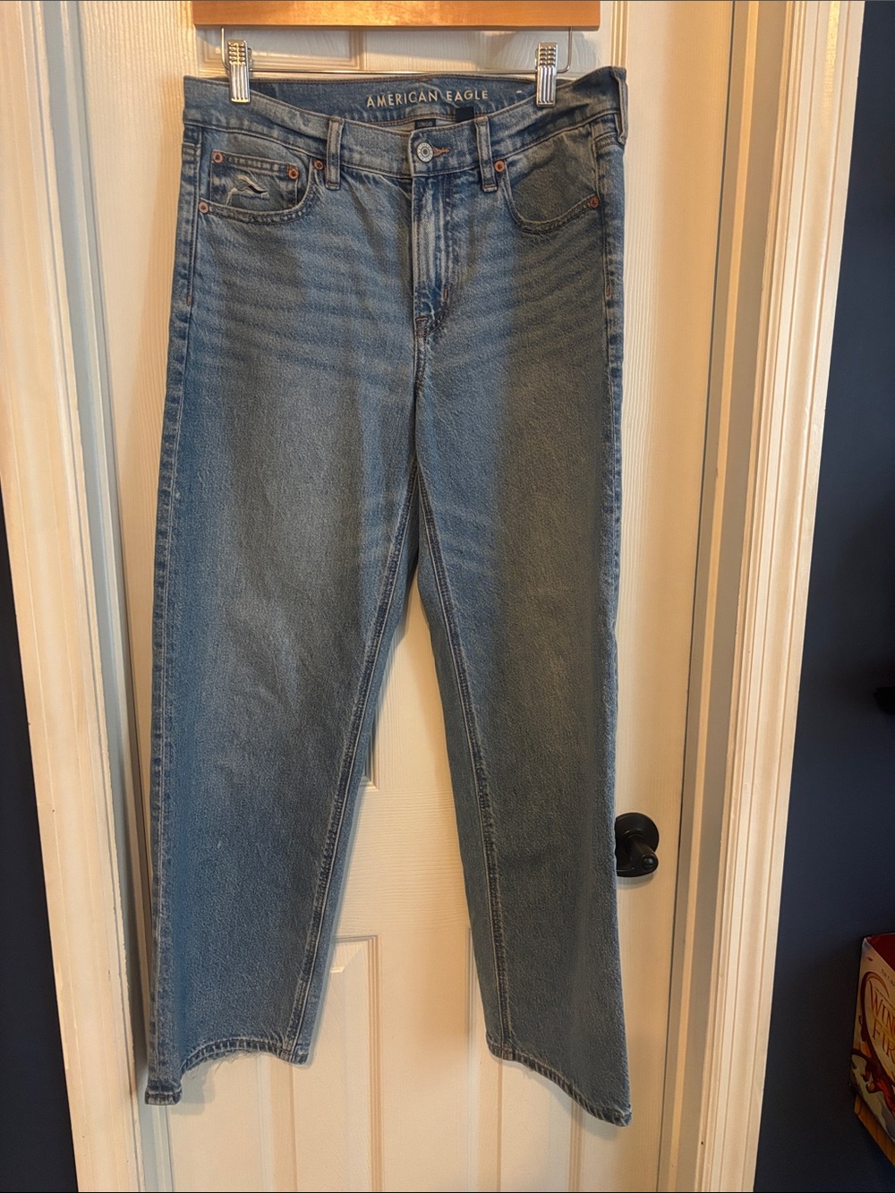 American Eagle Outfitters Women's Straight-Leg Jeans in Medium Blue Wash
